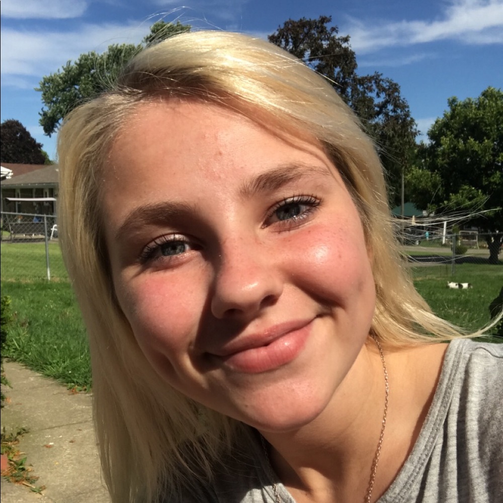Meet your Posher, Hannah